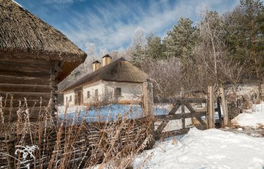 eski karla kaplı Köyü