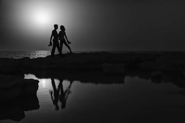 Silhouette de photographes amoureux — Photo