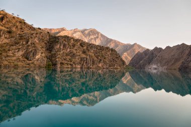 Dağ nehir dağlarda kefen
