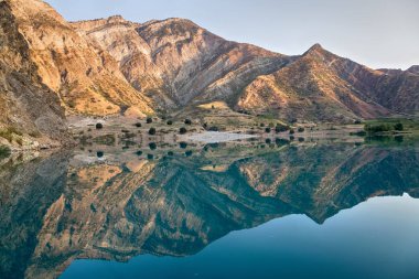 Dağ nehir dağlarda kefen