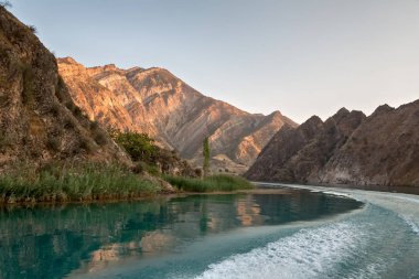 Dağ nehir dağlarda kefen