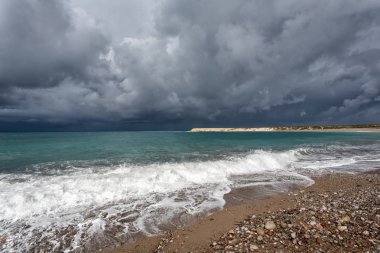 Fırtınadan önce plaj