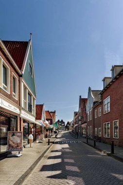 Lahey sokaklarında. Şaşırtıcı evler ve heykeller