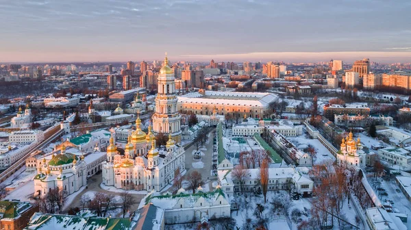 오렌지 석양과 구름 풍경 키예프, 우크라이나, 유럽 — 스톡 사진