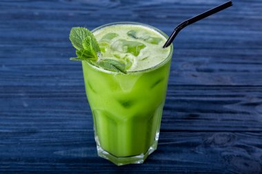 Buz ile çok renkli dondurma