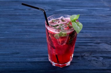 Buz ile çok renkli dondurma