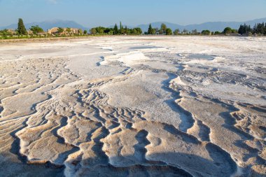 yakın Türkiye'de denizli Pamukkale travertenleri