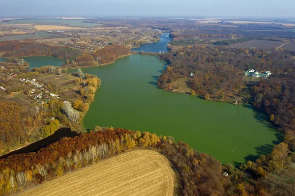 Україна. Палац Кахановки і парк-ансамбль. Поряд з селом Ічнянського району Чернігівської області України.. — стокове фото