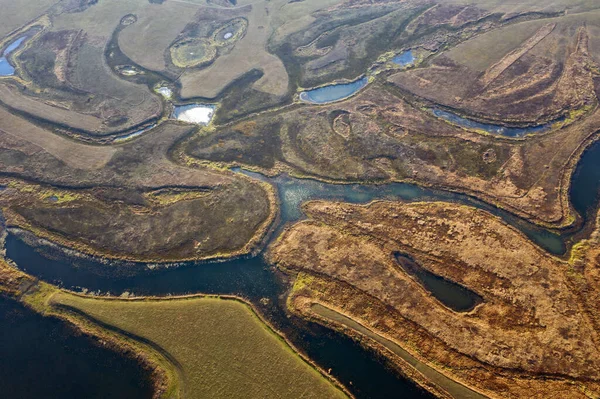 Nehir taşkınının havadan görüntüsü. Sel basmış güzel çayır. — Stok fotoğraf