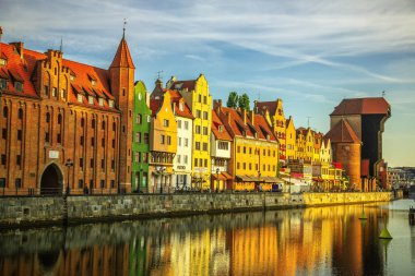 Gdansk Polonya Güneşin altında güzel eski bir şehir