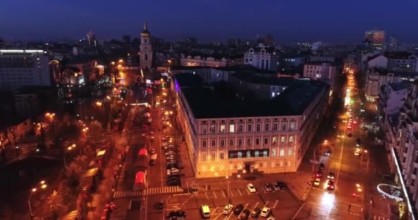 Aerial view of St. Michaels Cathedral and St. Sophia Cathedral at night — 비디오