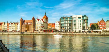 Old Town Gdansk 'ın Görkemli Renkli Binaları