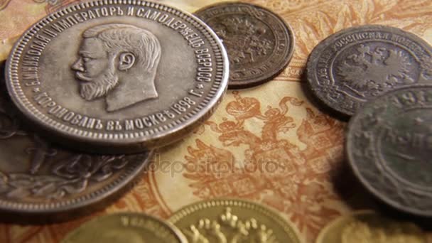 Древние монеты и бумажные деньги — стоковое видео