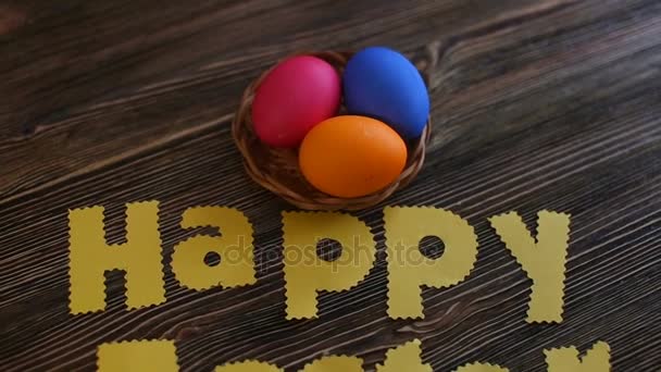 Uova di Pasqua decorate, sullo sfondo — Video Stock