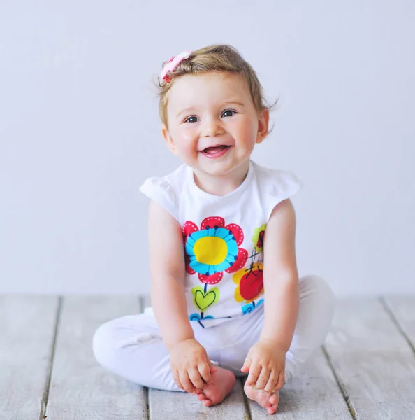 Portrait of an adorable baby girl — Stock Photo, Image