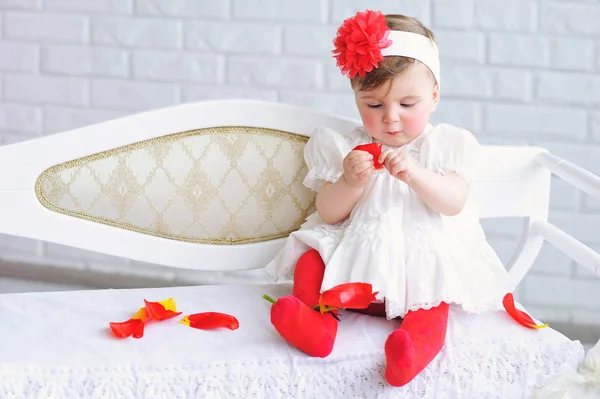 Portrait of an adorable baby girl — Stock Photo, Image