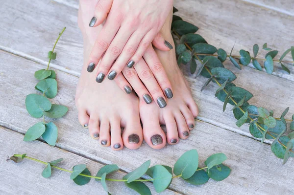 Tratamiento de belleza para uñas de dedo y pies de mujer — Foto de Stock