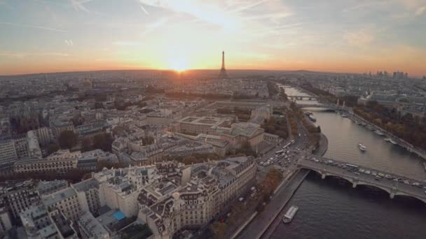 パリ航空日没セーヌ川 — ストック動画