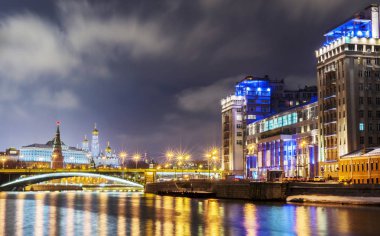 Moskova Nehri gece manzarası