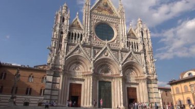 Siena, İtalya - 2016 - yaklaşık ünlü katedral Siena, Santa Maria Assunta için adanmış, tasarlanmış ve İtalya Siena şehir 1215 ve 1263 arasında tamamlandı