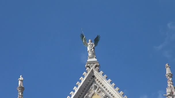 锡耶纳 意大利 2016 著名大教堂在锡耶纳 献身于圣玛丽亚基耶萨圣玛丽亚戴尔阿桑塔 设计并且完成在1215和1263之间在城市锡耶纳在意大利 — 图库视频影像