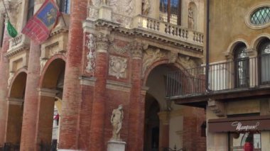 Vicenza, İtalya, 2016 yaklaşık: Basilica Palladiana adlı ünlü anıt ile şehrin büyük ana kare