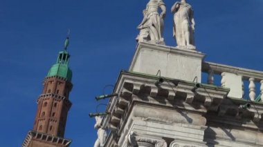 Vicenza, İtalya, 2016 yaklaşık: Basilica Palladiana adlı ünlü anıt ile şehrin büyük ana kare
