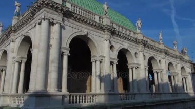 Vicenza, İtalya, 2016 yaklaşık: Basilica Palladiana adlı ünlü anıt ile şehrin büyük ana kare