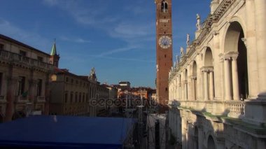 Vicenza, İtalya, 2016 yaklaşık: Basilica Palladiana adlı ünlü anıt ile şehrin büyük ana kare