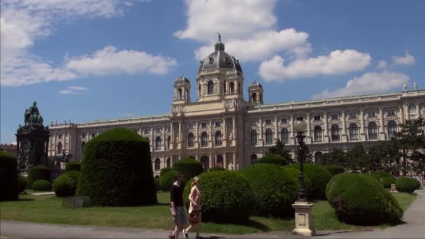 VIENNA, AUSTRIA - 06 AGOSTO 2016: Costruito nel 1891 Il Kunsthistorisches Museum (Museo di Storia dell'Arte o Museo di Belle Arti) è un museo d'arte di Vienna ed è stato inaugurato dall'imperatore Francesco Giuseppe . — Video Stock