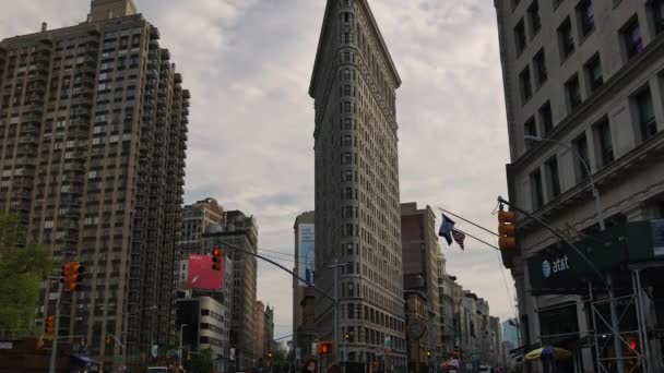 뉴욕시 2017 뉴욕의 상징적인 아이언 Building Flatiron 트래픽을 여겨진다 이제까지 — 비디오