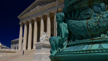 Washington Dc - 2017 yaklaşık: Çözülmüş Birleşik Yargıtay Binası Washington DC'de bir parlak yaz gününde vurdu,