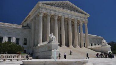 Washington Dc - 2017 yaklaşık: Çözülmüş Birleşik Yargıtay Binası Washington DC'de bir parlak yaz gününde vurdu,