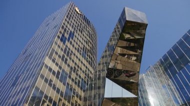 Barcelona - 2017 yaklaşık: Torre Mare Nostrum, ilk gaz tesisi İspanya sitenin temsil eder. Enric Miralles, Barcelona.detail, Ultra hd 4 k içinde Benedetta Tagliabue mimarlar tarafından 2006 yılında inşa,