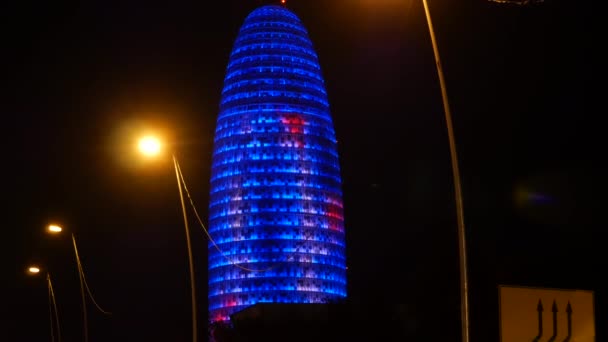 Барселона Испания Около 2017 Года Torre Agbar Барселоне Этажный Небоскреб — стоковое видео