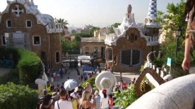 Barcelona, İspanya - Mayıs 2017 yaklaşık: A Parc Guell, kentin önemli turistik mekanlara, gerçek zamanlı, Barselona, İspanya, birini vurdu.