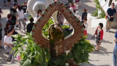 Barcelona, İspanya - Mayıs 2017 yaklaşık: A Parc Guell, kentin önemli turistik mekanlara, gerçek zamanlı, Barselona, İspanya, birini vurdu.