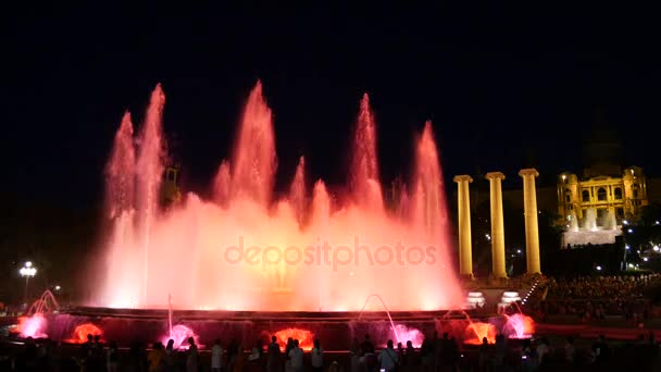 Barcellona Fontana Magica Attrazione Sacco Turisti Cerca Spettacolo Notturno Colorato — Video Stock