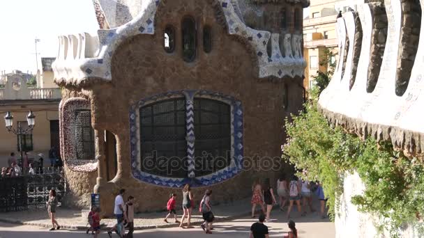 Barcelona España Circa Mayo 2017 Una Toma Parc Güell Una — Vídeos de Stock