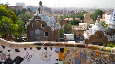 Barcelona, İspanya - Mayıs 2017 yaklaşık: A Parc Guell, kentin önemli turistik mekanlara, gerçek zamanlı, Barselona, İspanya, birini vurdu.