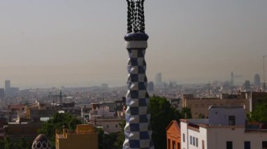 Barcelona, İspanya - Mayıs 2017 yaklaşık: A Parc Guell, kentin önemli turistik mekanlara, gerçek zamanlı, Barselona, İspanya, birini vurdu.