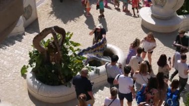 Barcelona, İspanya - Mayıs 2017 yaklaşık: A Parc Guell, kentin önemli turistik mekanlara, gerçek zamanlı, Barselona, İspanya, birini vurdu.
