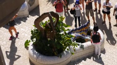 Barcelona, İspanya - Mayıs 2017 yaklaşık: A Parc Guell, kentin önemli turistik mekanlara, gerçek zamanlı, Barselona, İspanya, birini vurdu.