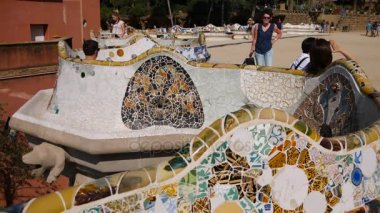 Barcelona, İspanya - Mayıs 2017 yaklaşık: A Parc Guell, kentin önemli turistik mekanlara, gerçek zamanlı, Barselona, İspanya, birini vurdu.