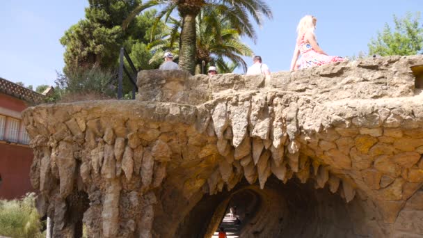 Barcelona España Circa Mayo 2017 Una Toma Parc Güell Una — Vídeo de stock
