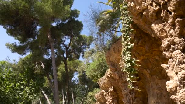 バルセロナ スペイン 2017年 月年頃 グエル公園 市内の主要な観光スポット リアルタイム バルセロナ スペインのいずれかで撮影 — ストック動画
