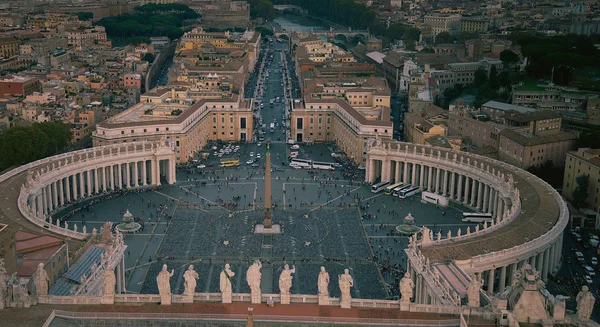 San Pietro Bazilikası kubbe arası Roma en iyi görünümü                  