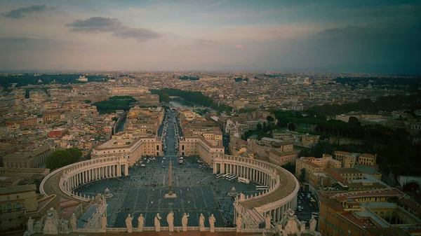 San Pietro Bazilikası kubbe arası Roma en iyi görünümü                  