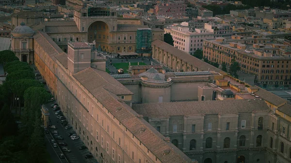 San Pietro Bazilikası kubbe arası Roma en iyi görünümü                  