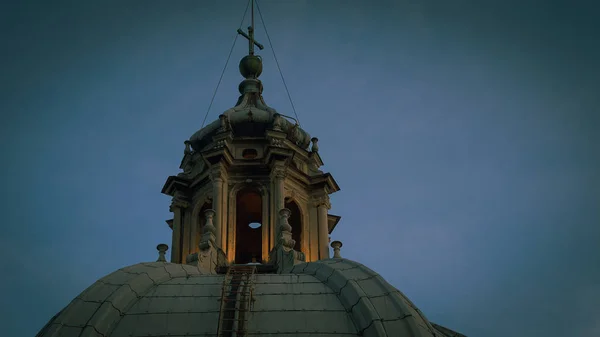 San Pietro Bazilikası kubbe arası Roma en iyi görünümü                  